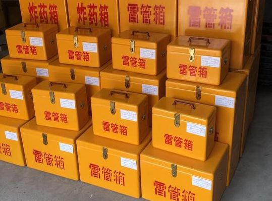 九所镇玻璃钢雷管箱的使用寿命一般是多少？