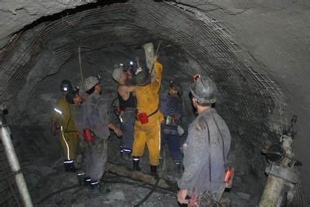 九所镇工程爆破中的危险因素分析以及应对工程爆破危险的措施